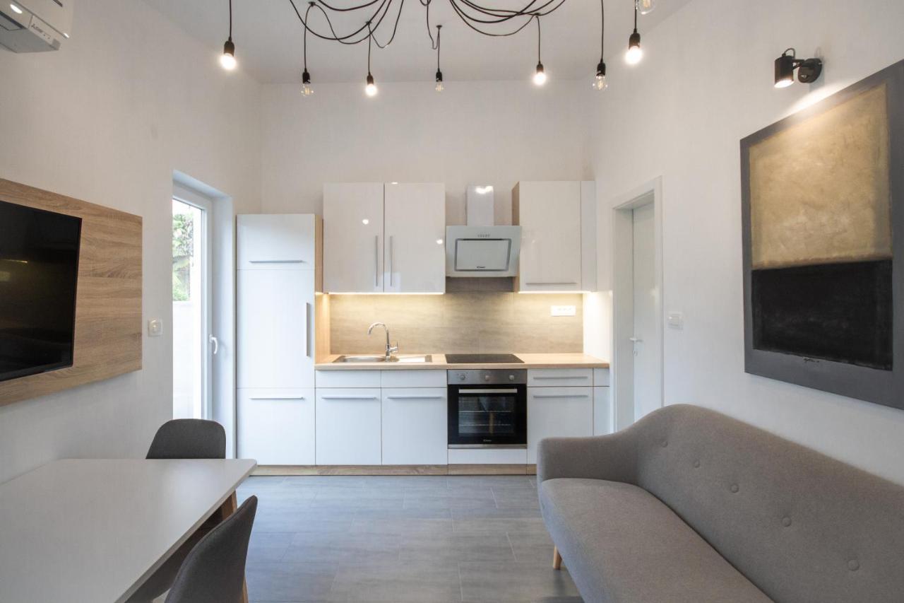 Apartment Denis Rovigno Esterno foto
