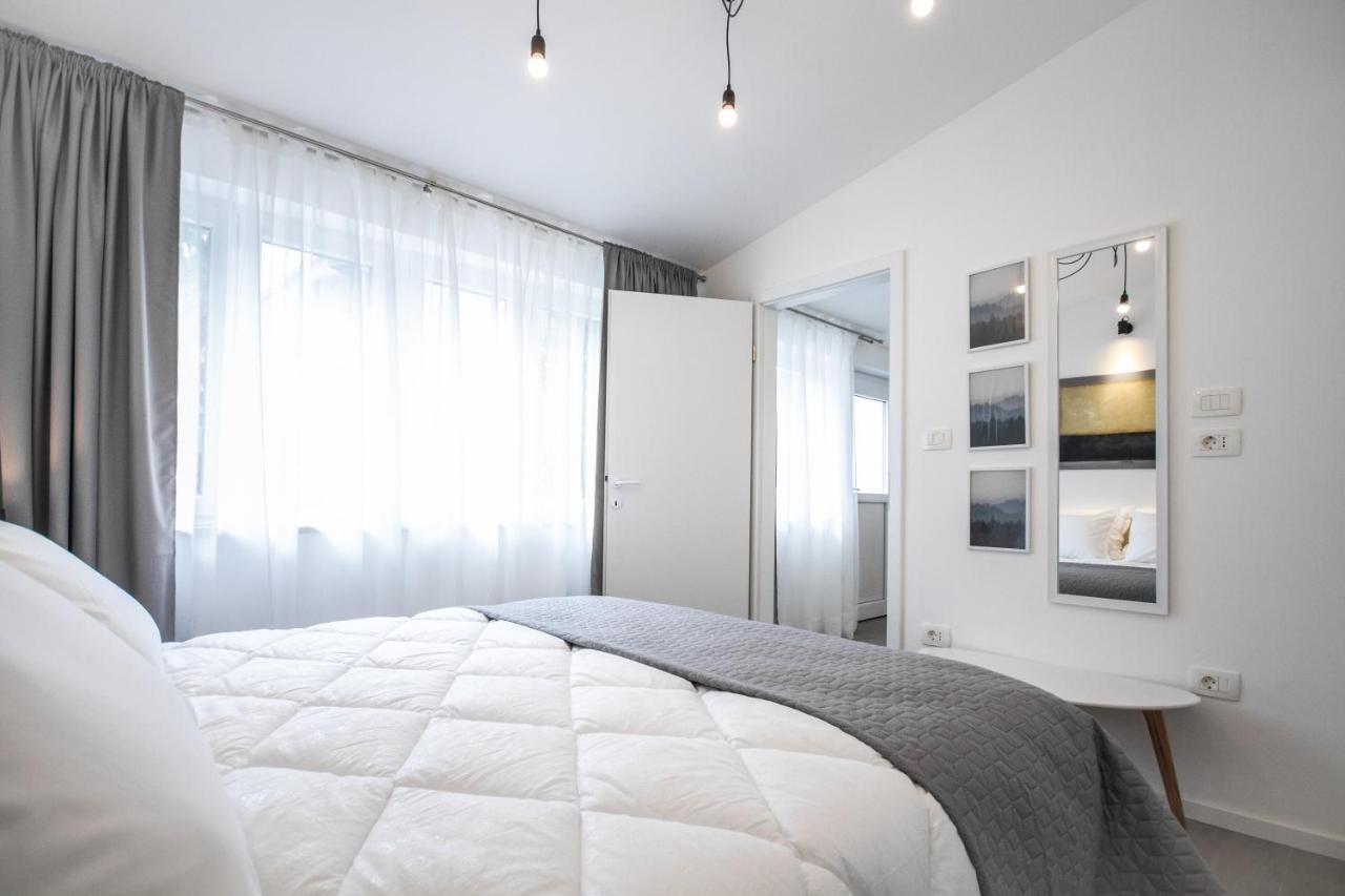 Apartment Denis Rovigno Esterno foto